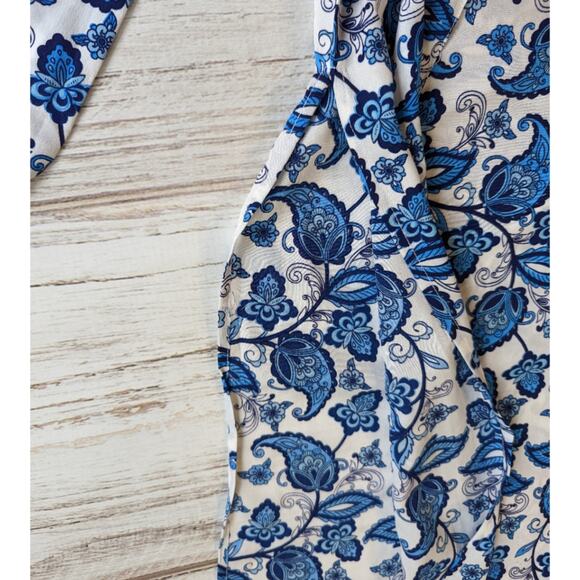 Boohoo Blue and White Paisley Split Opening Pants Sz 6 - Picture 5 of 5